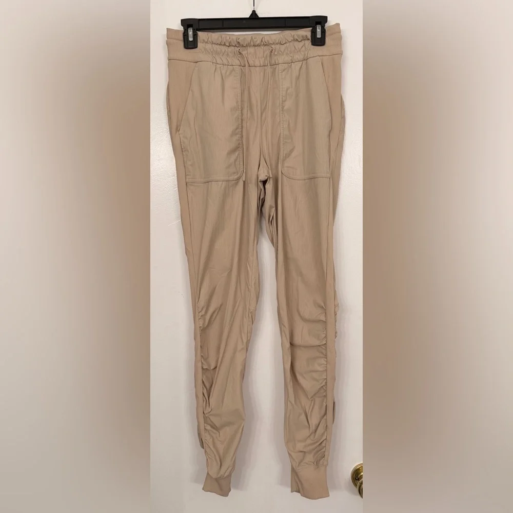 Lululemon Beyond the Studio Jogger Tan Size 6